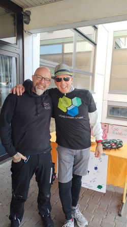 Die Kollegen unterstützen natürlich auch