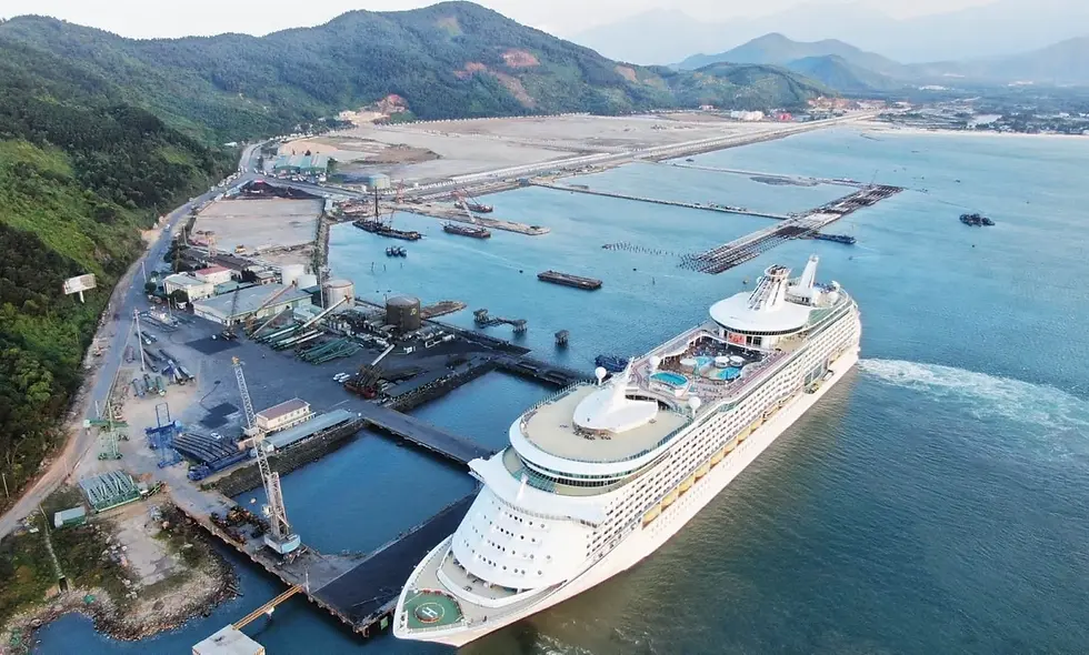 Chan May Port will be developed into a transit port and international logistics system. | Cảng Chân Mây sẽ được phát triển thành cảng trung chuyển và hệ thống Logistics quốc tế