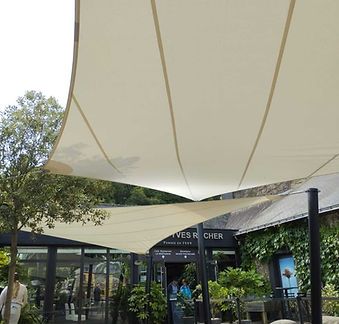 voile d ombrage pour exterieur espace professionnel a nimes.jpg