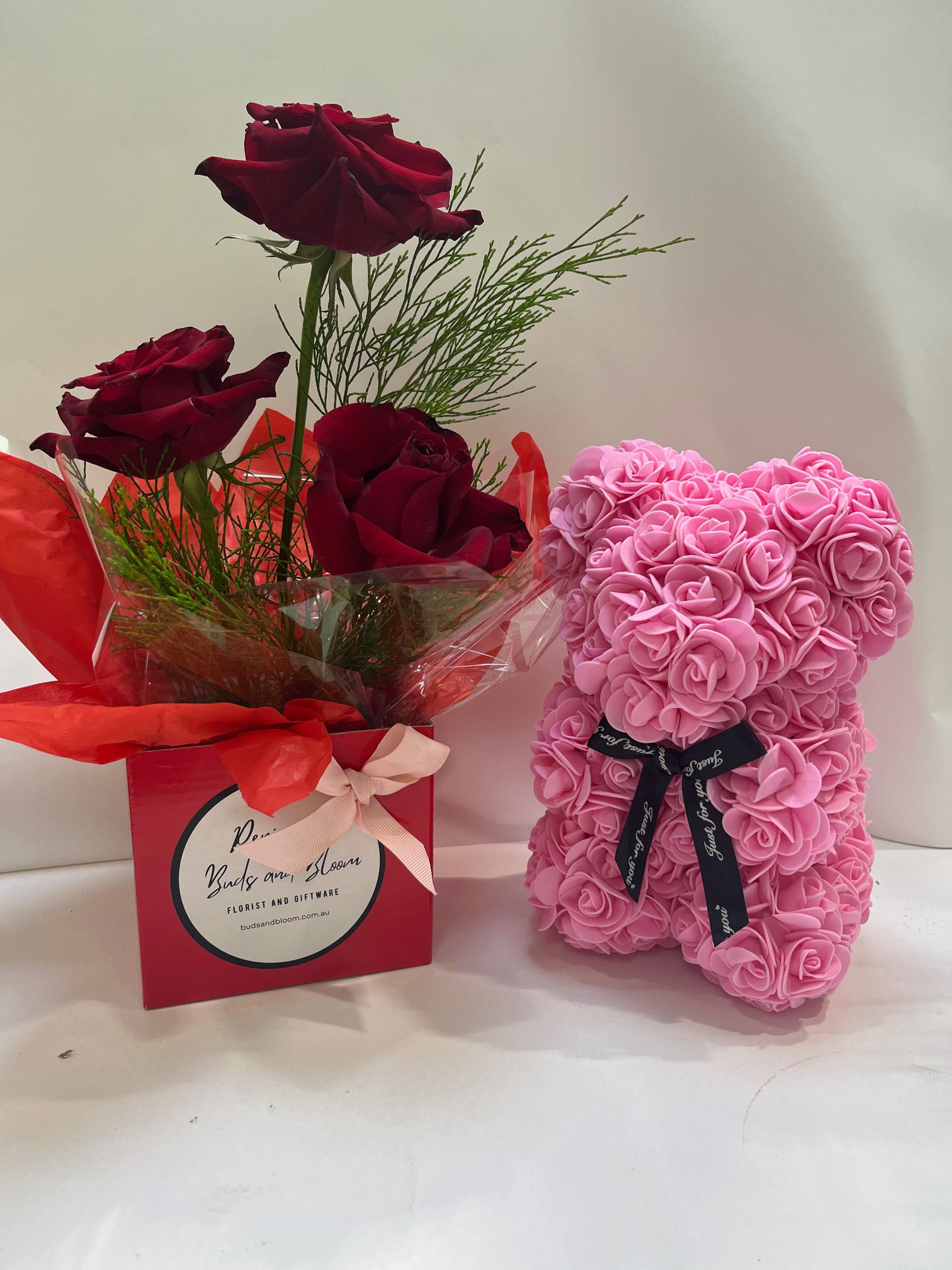 Hamper: Roses and Bear