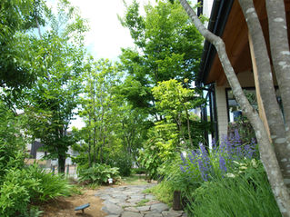 Grow with us. スタッフ募集中