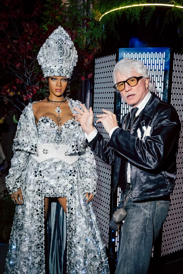 Baz Luhrman with Rihanna's Wax Figure [Photo Courtesy: Poupay Jutharat]