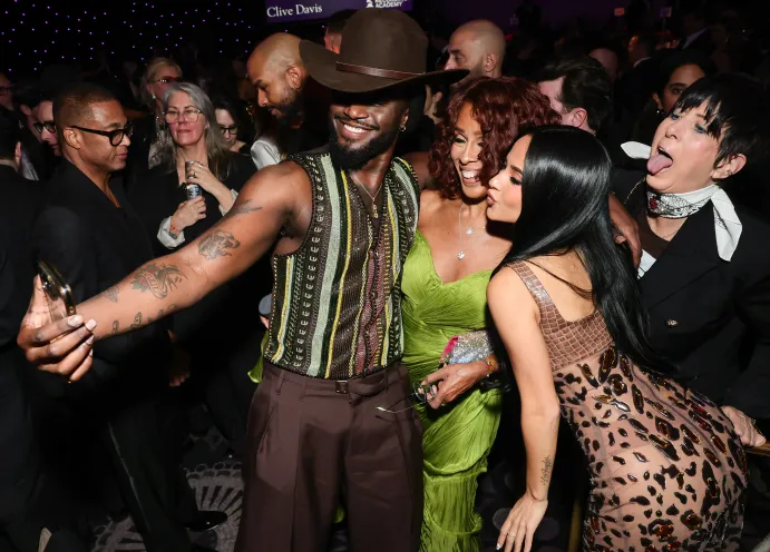 Shaboozey poses with Gayle King, Becky G, and Dianne Warren. (Getty Images fo The Recording Academy)