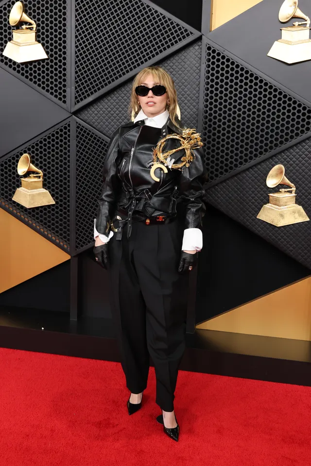 Miley Cyrus in head-to-toes all-black Celine ensemble (Getty Images)