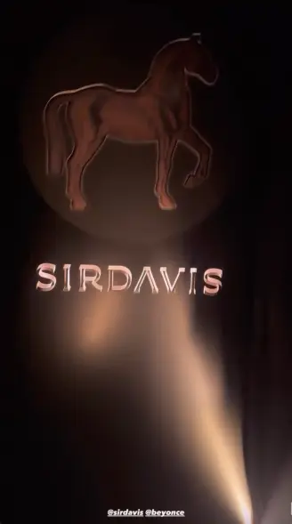 Santiago posted a video, showing a SirDavis branded wall [@kodaklens on Instagram]