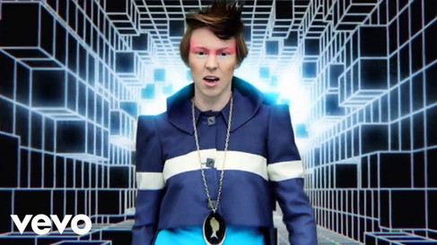 La Roux, real name Elly Jackson, in the music video for "Bullproof" (Courtesy of La Roux on YouTube)