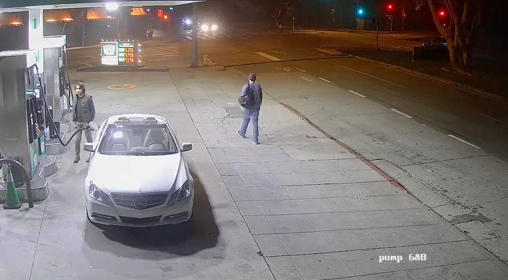 Nick Reiner walking past a gas station away from his parents' home (Obtained by The New York Post).