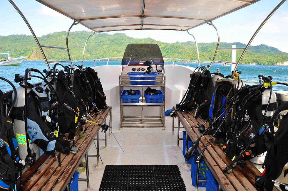 dive_boat_inside2