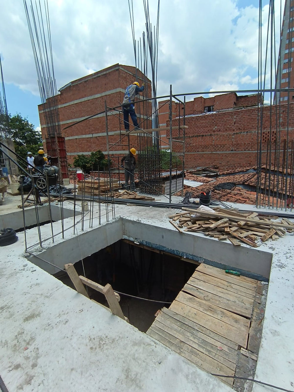avances de obra, oasis apartamentos en el sector de niquia