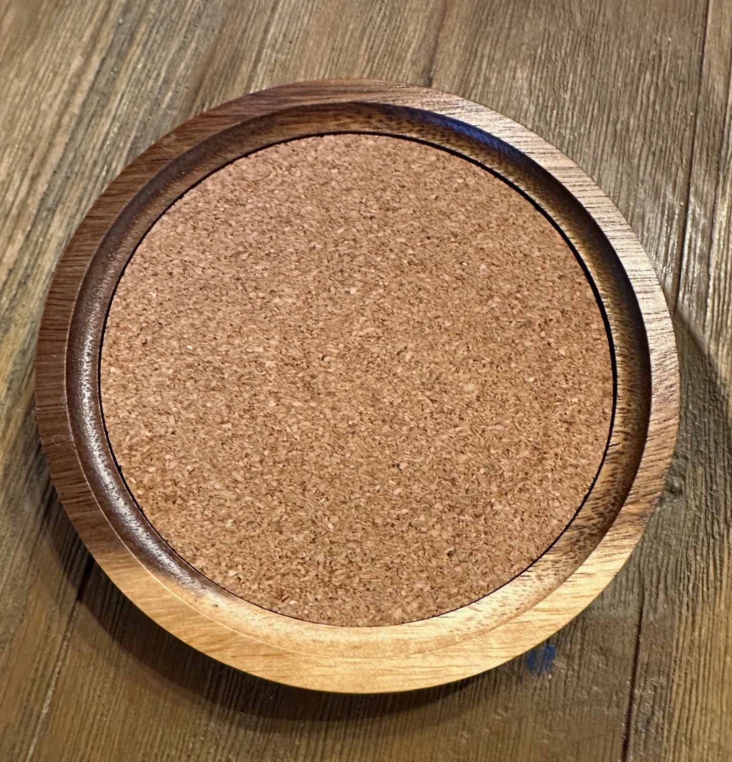 Acacia wood coaster w/cork top
