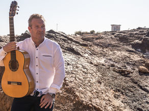 The Intersection of Craftsmanship, Friendship, and Performance: Gaspar De Holanda on Guitar, Innovation, and Visual Storytelling