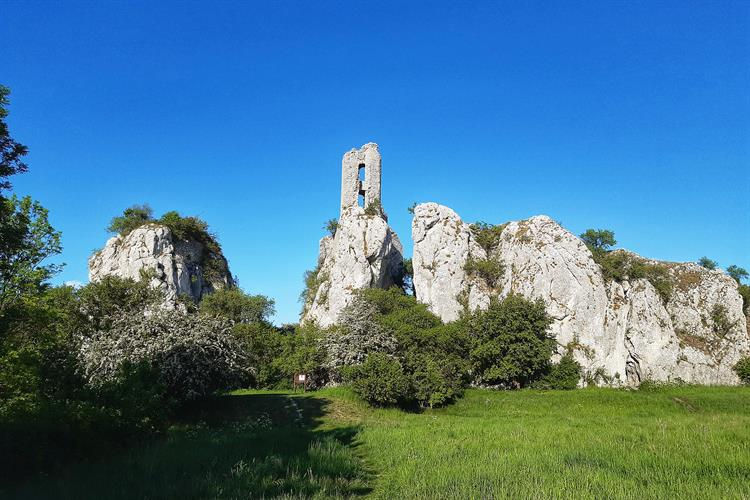 Sirotčí hrad a výhledy