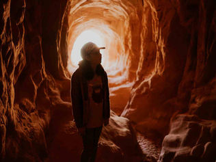 Belly of the Dragon Tunnel Hike (Kanab, Utah) – Easy Family Adventure Near Zion