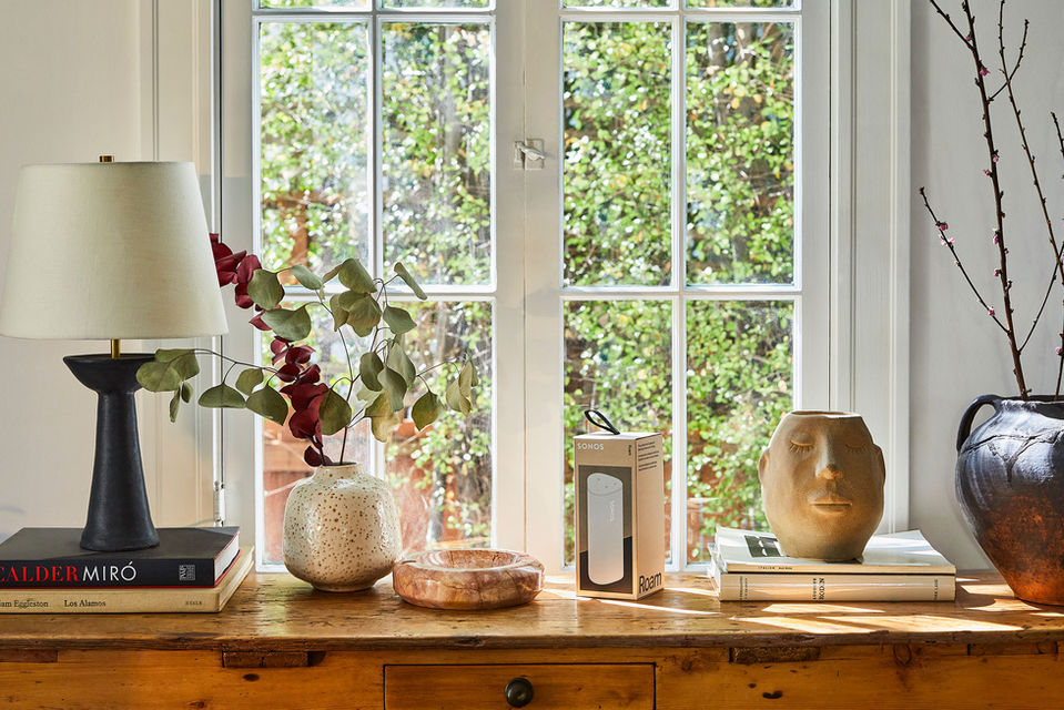 Roam_PKG_Lifestyle_white_casual_dresser_2500