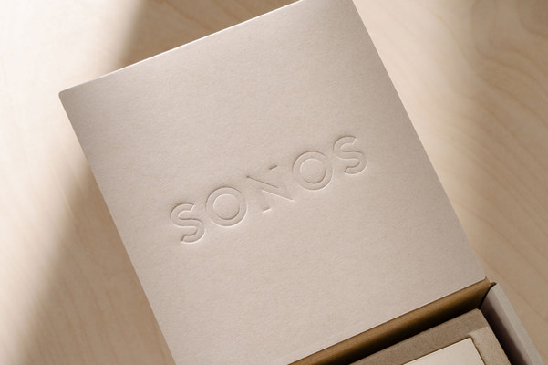 sonos-era-100-pkg-lid-deboss-detail-2500