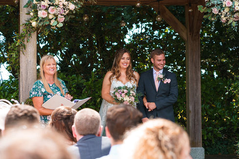Celebrant in Cornwall leads a ceremony at Trevenna