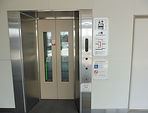 エレベーター乗降口