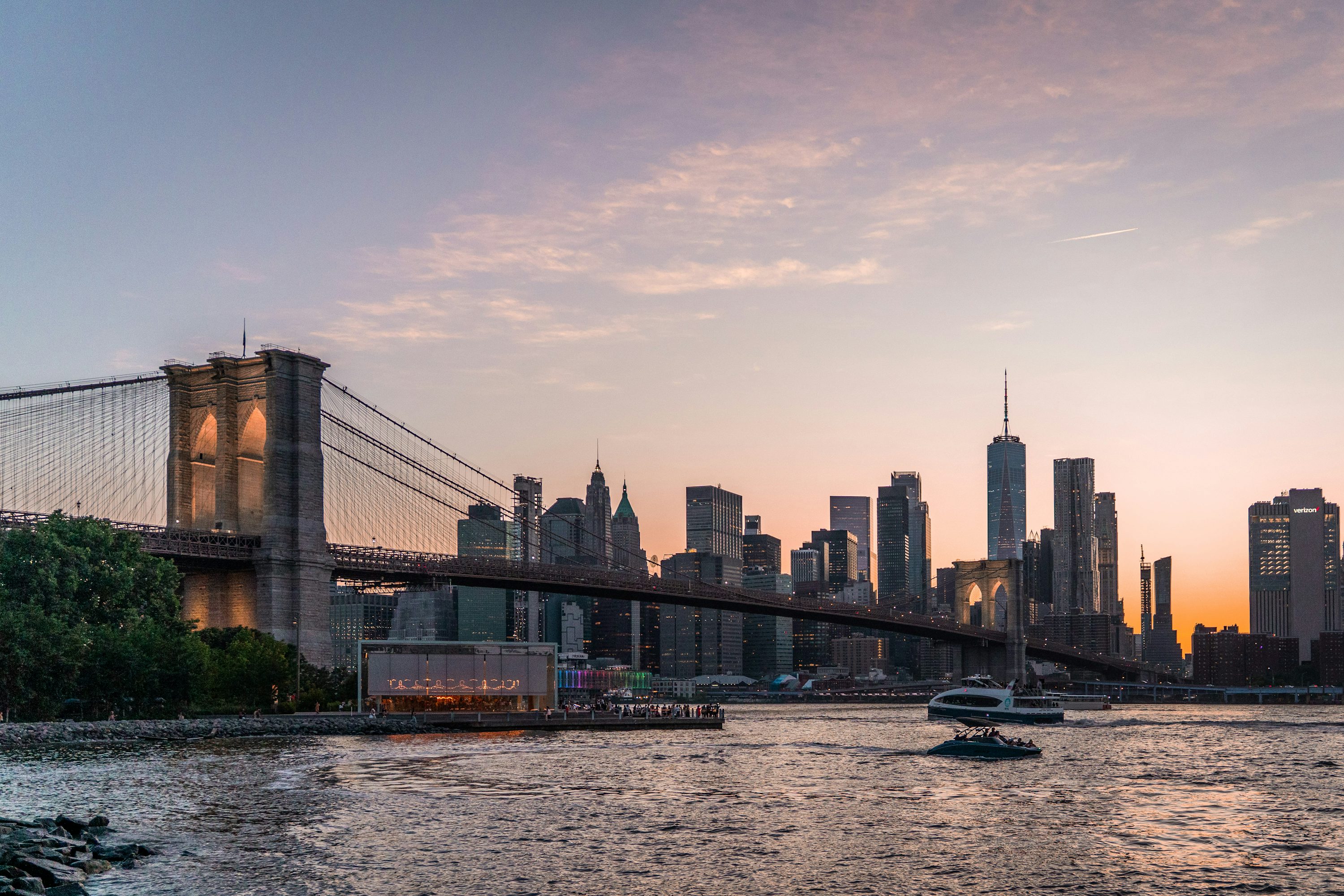 Brooklyn Bridge and the Manhattan skyline at sunset