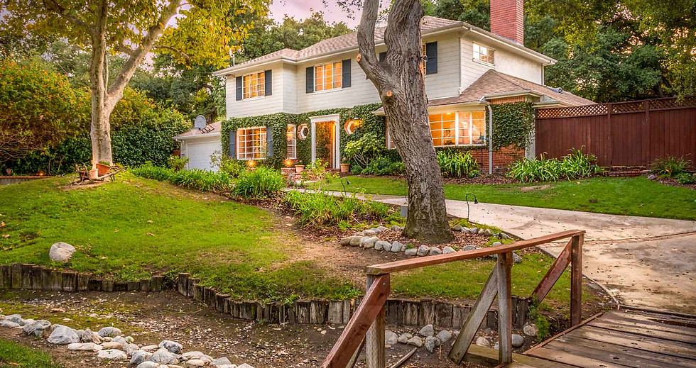 20161007_4623_Encino_Front_TWLT_MLS.jpg