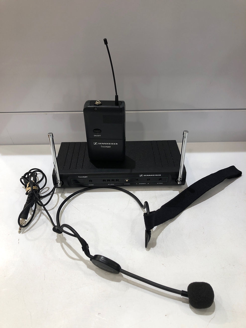 Miniatura: C Micrófono Sennheiser EM 1-C (Usado)