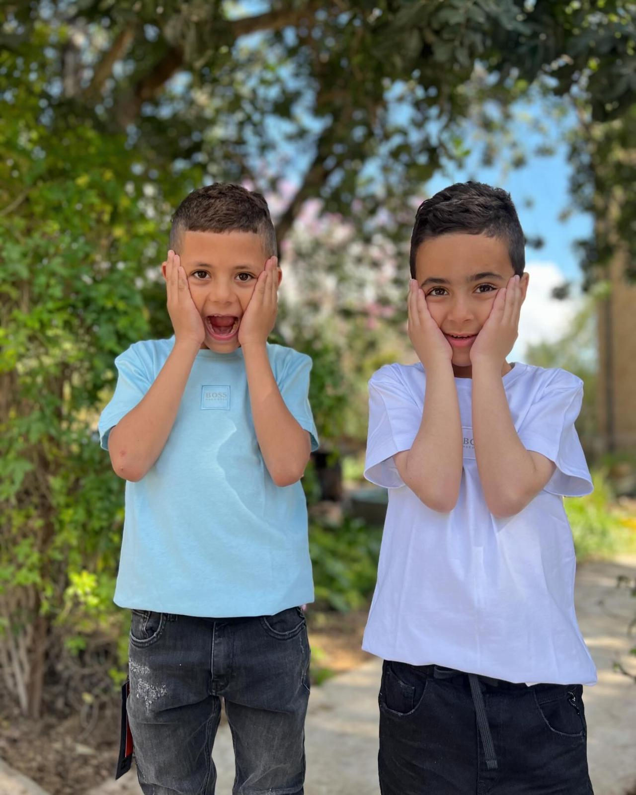 חולצה נוער בוס לבנה ריבוע חזה