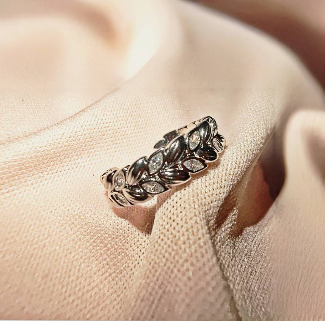 Silver Glimmer Ring