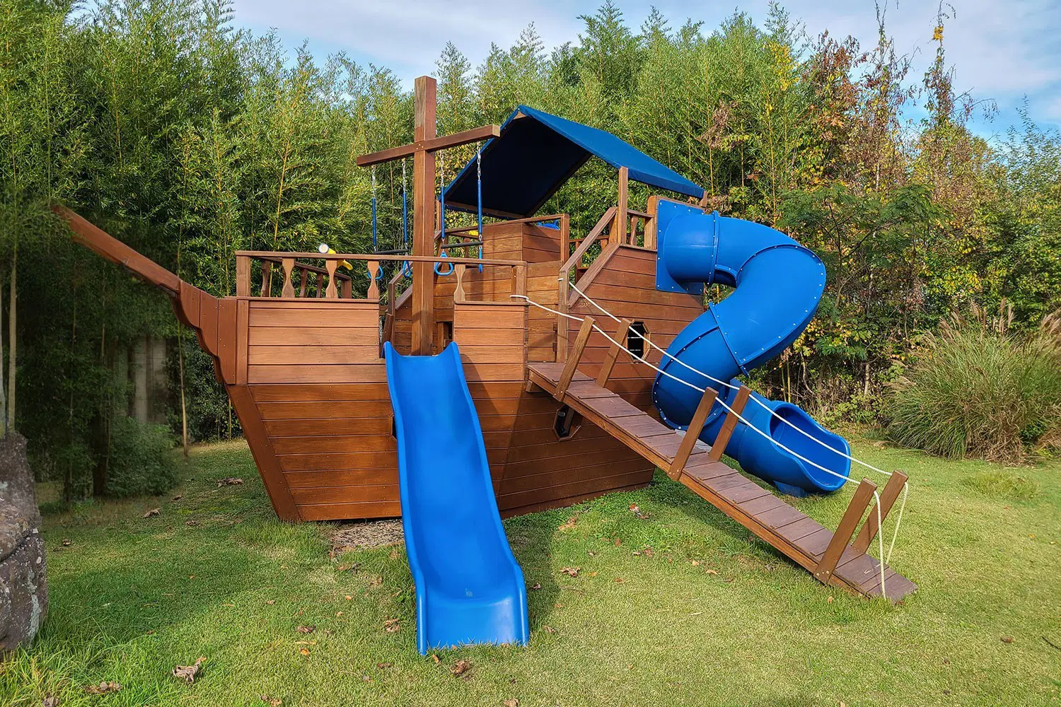 Medium Pirate Boat Playset