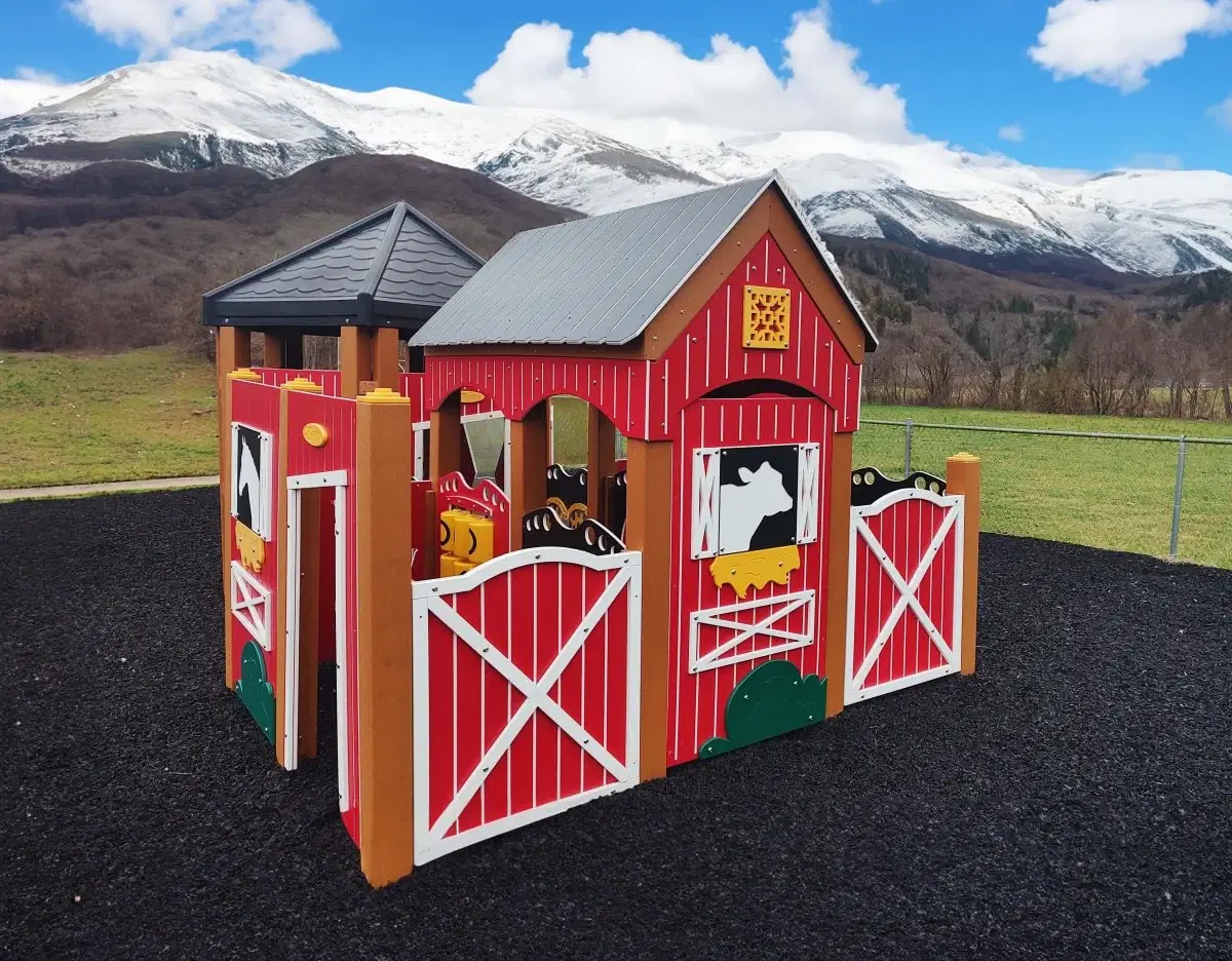 Bales of Fun Playset