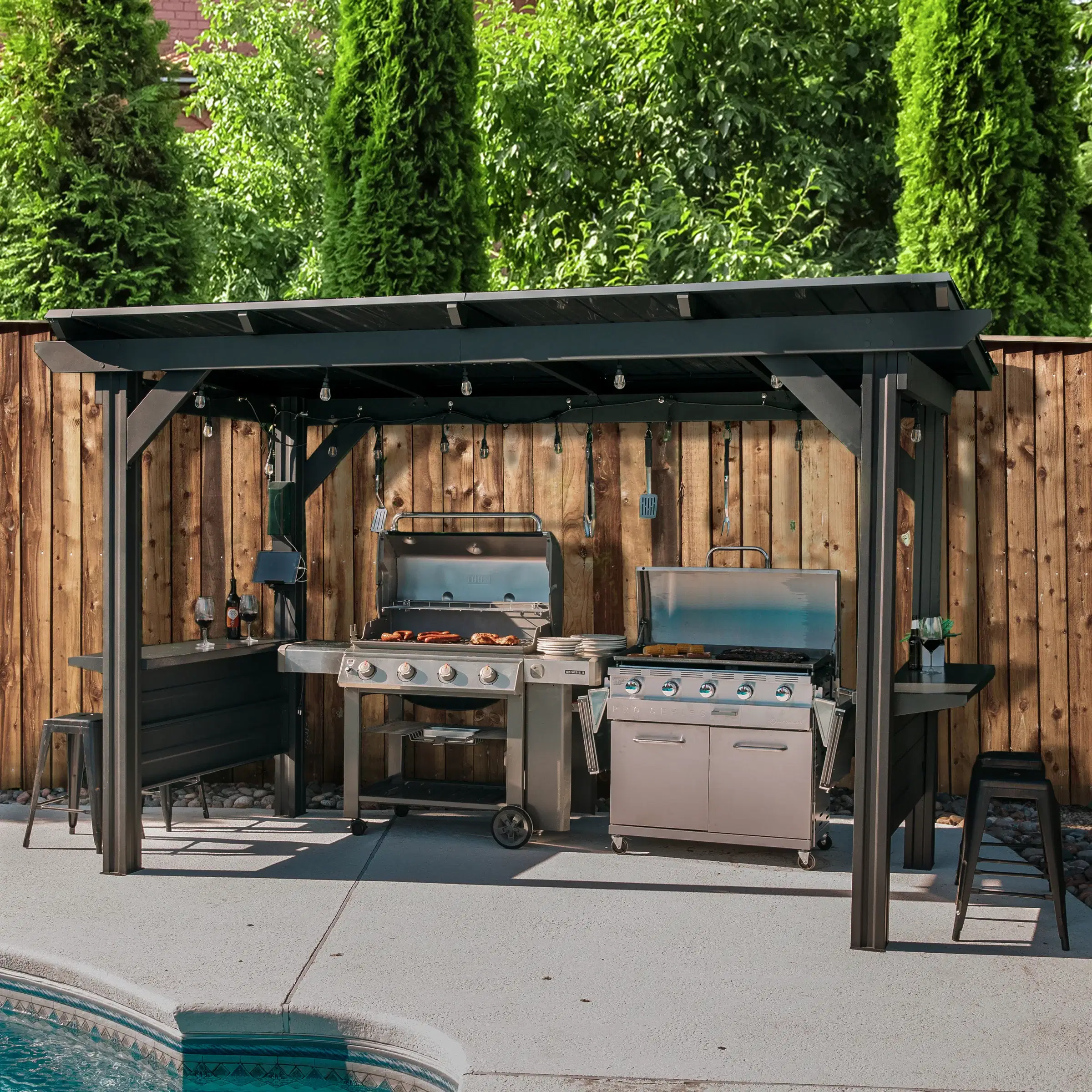 XL - ROCKPORT STEEL GRILL GAZEBO
