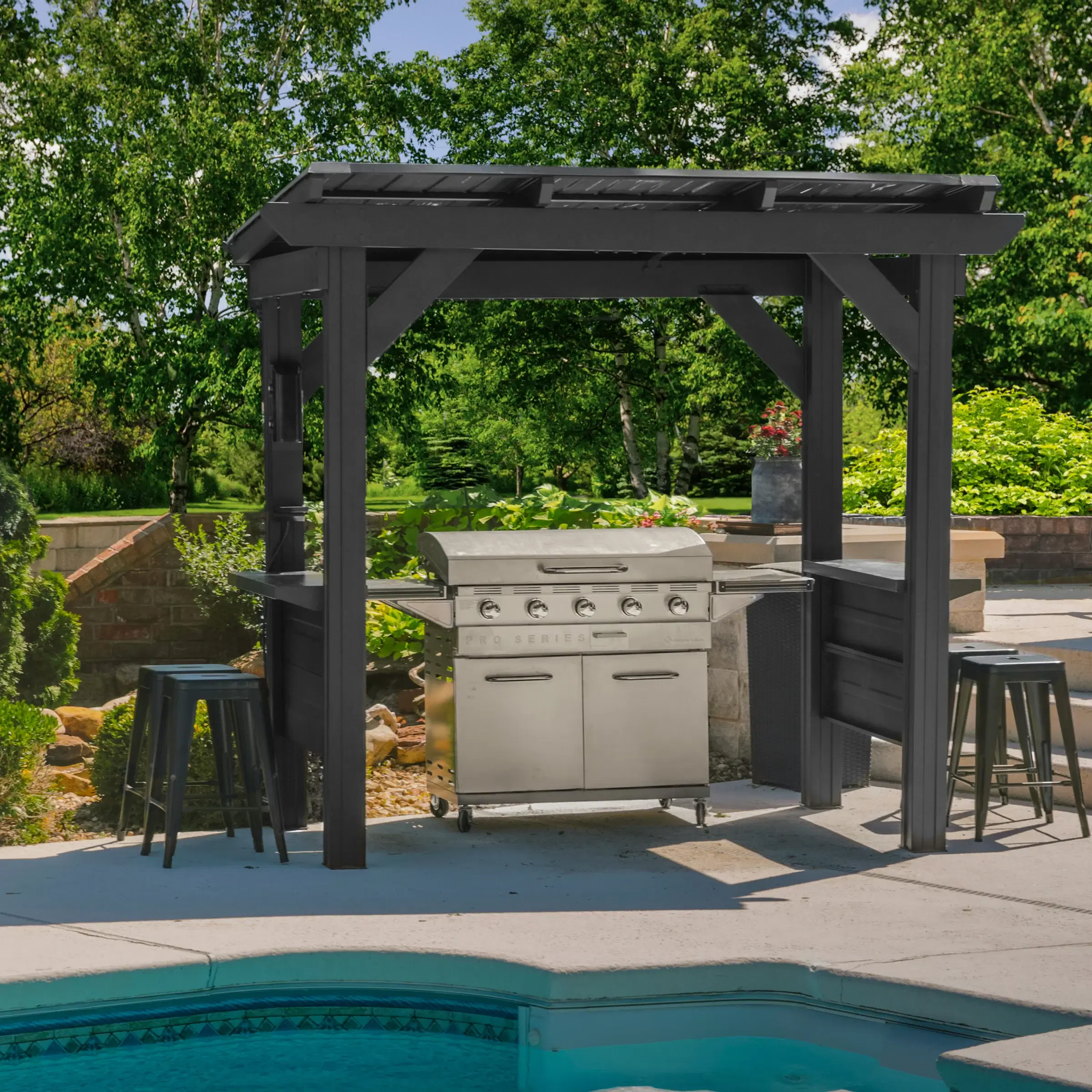 ROCKPORT STEEL GRILL GAZEBO