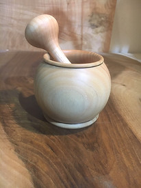 pilon mortier en bois de frêne.
