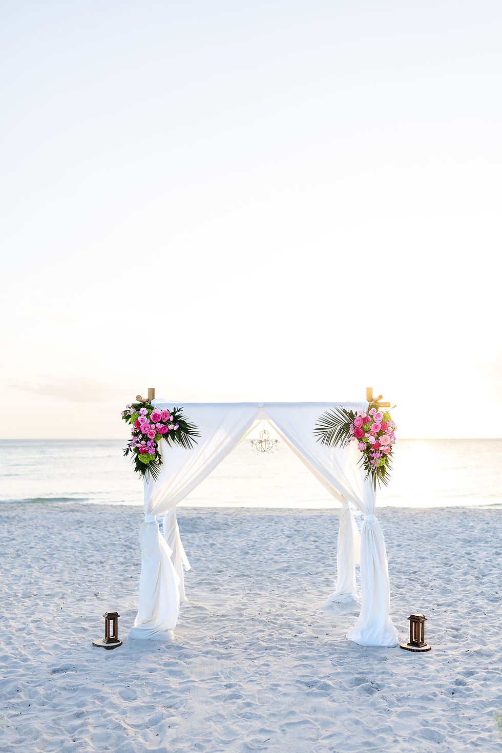 Garden Lux wedding Arch