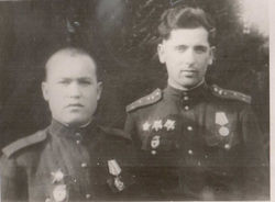 С.Ахтямов с капитаном П.Стрельцовым