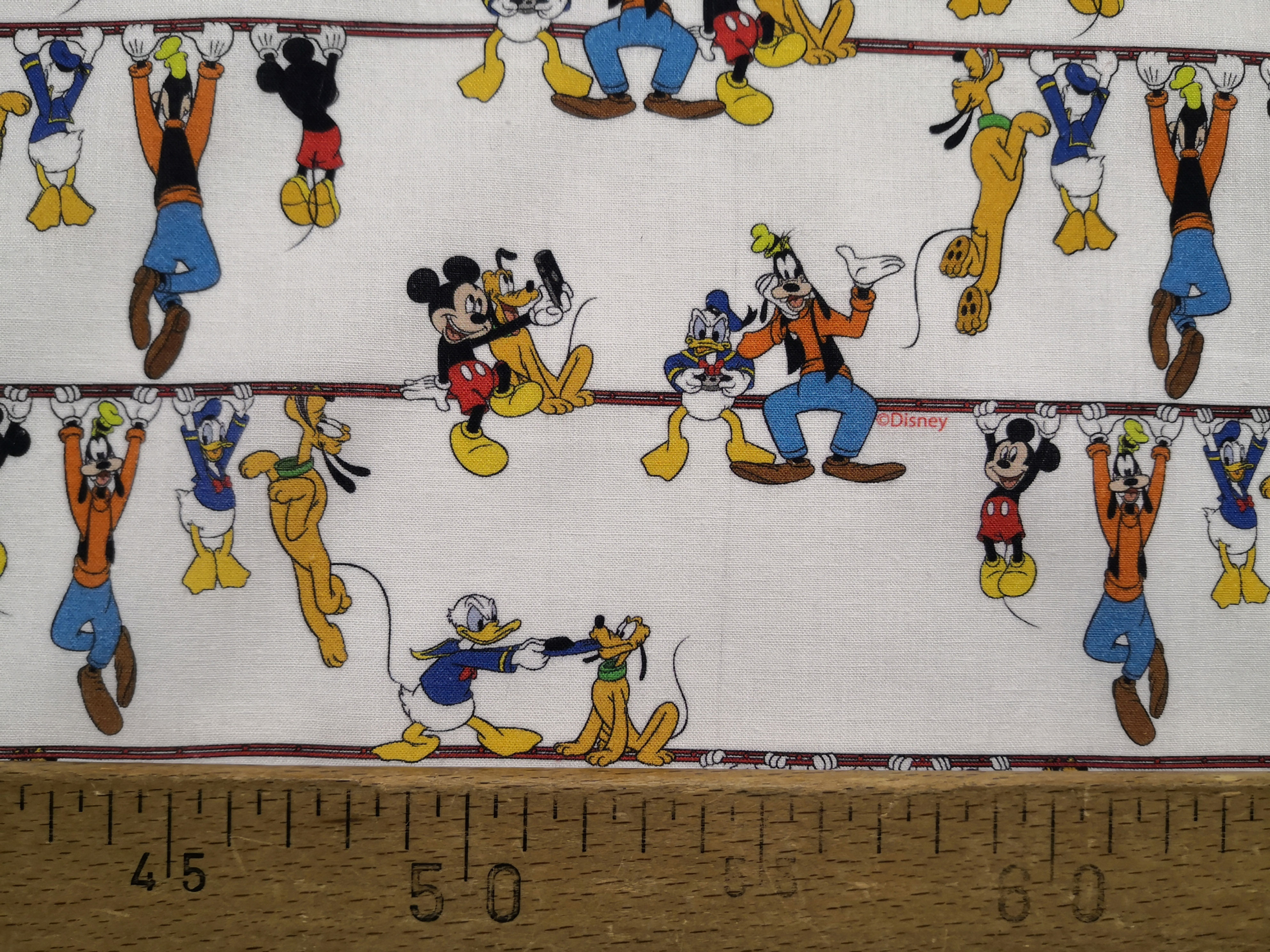 mickey et ses amis s'amusent