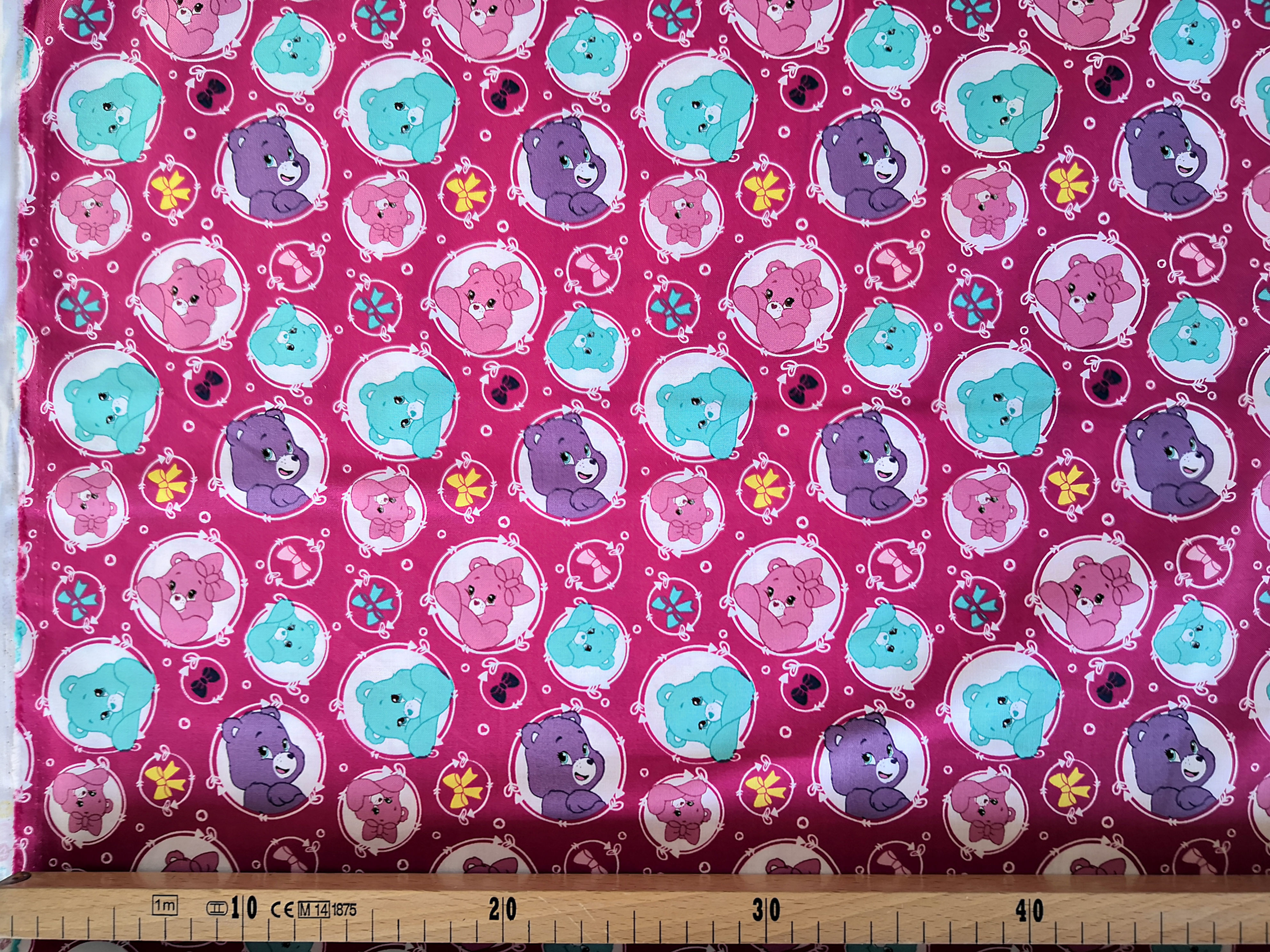 Les bisounours fond rose