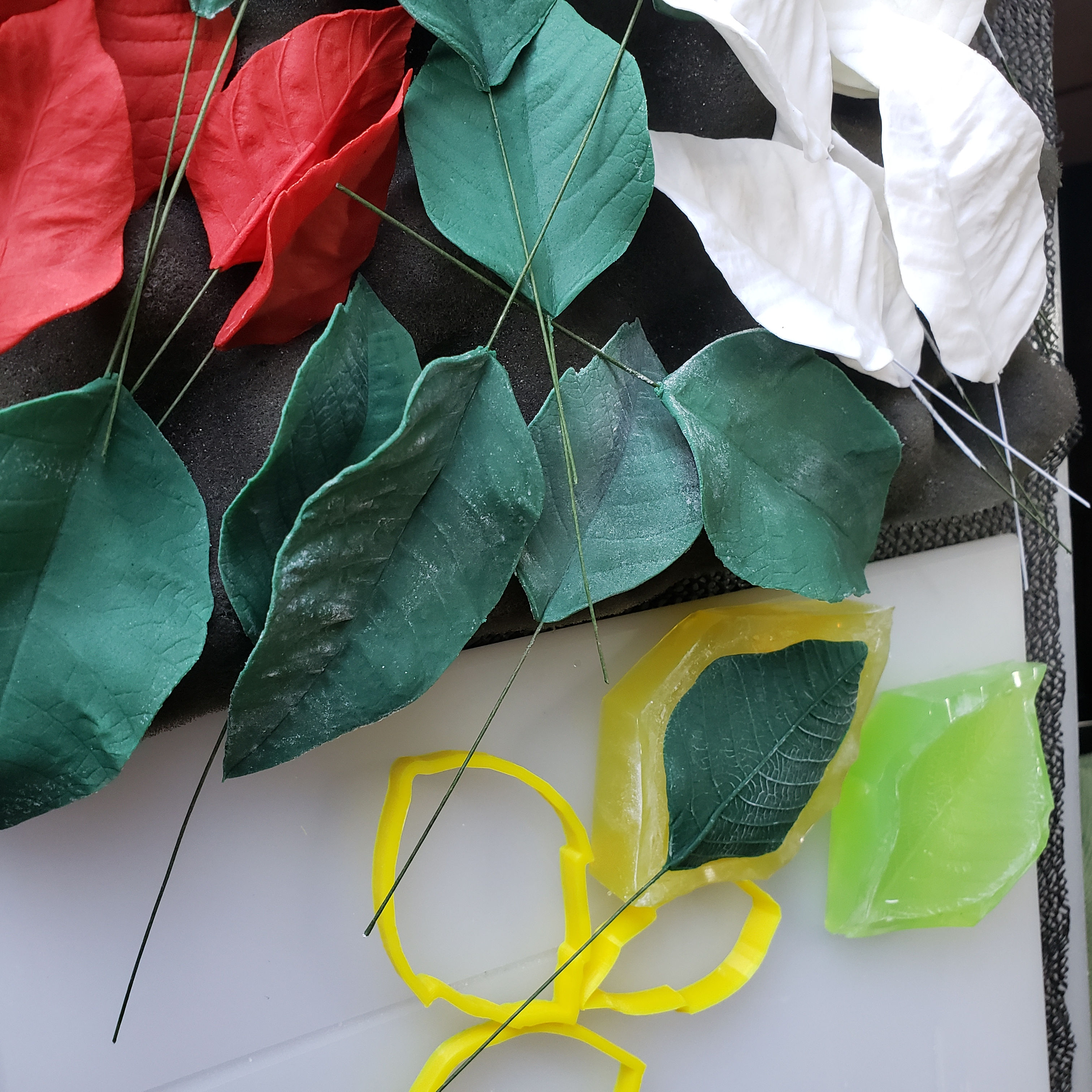 Poinsettia set of three  569v571v572v