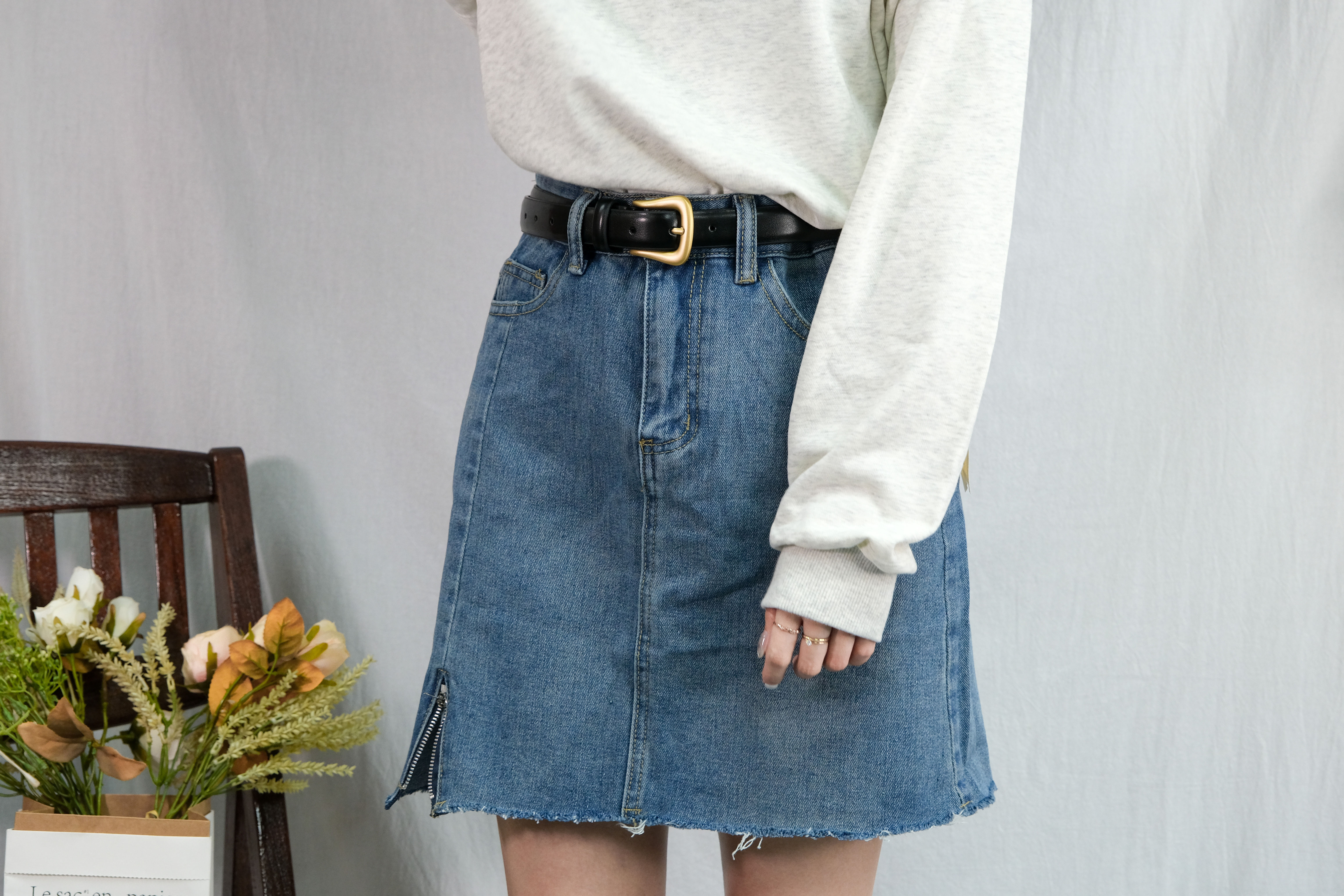 側拉鏈牛仔短裙