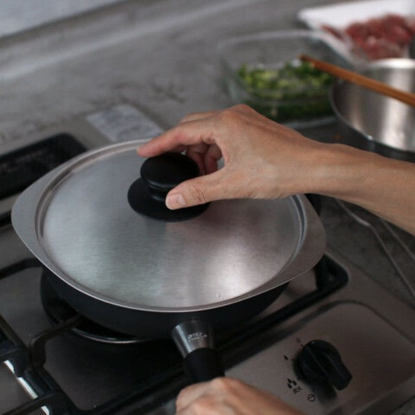 縮圖：日本製 柳宗理 Yanagi Sori 岩紋鐵製平底鍋22cm (鍋蓋付)