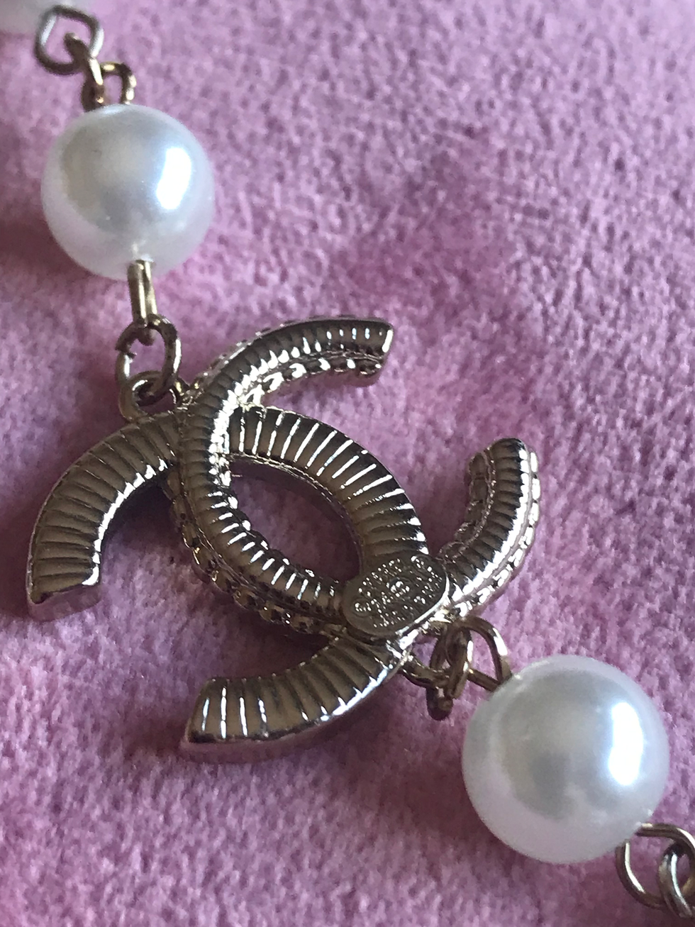 Thumbnail: CHANEL Replica faux pearl necklace stunning