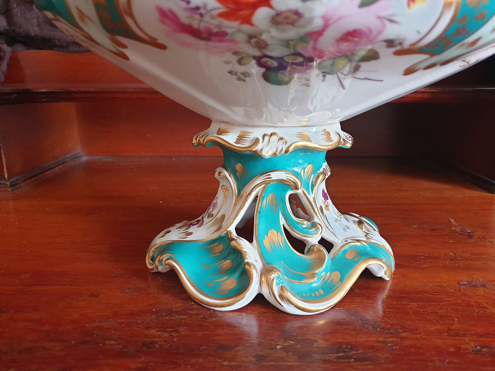 Thumbnail: Coalport Centrepiece