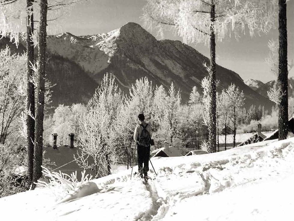 Skitouren anno 1950.jpg