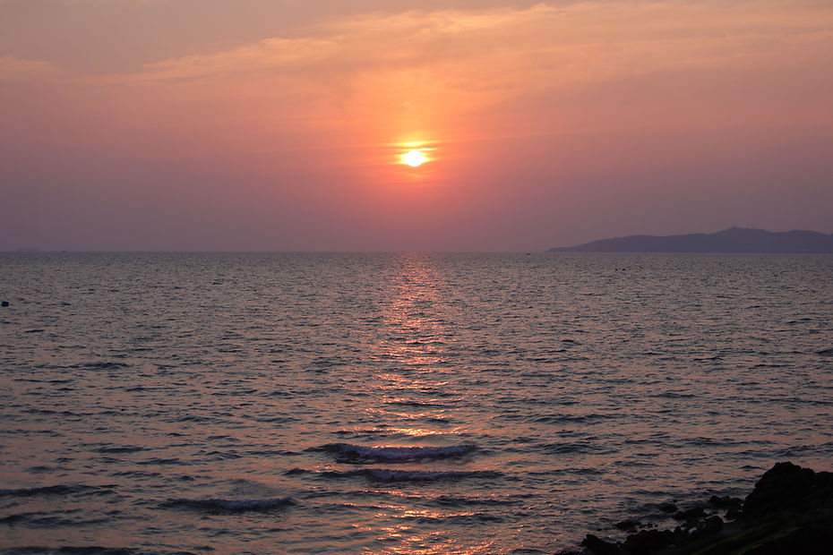 Another stunning sunset at the Royal Varuna Yacht Club.jpg