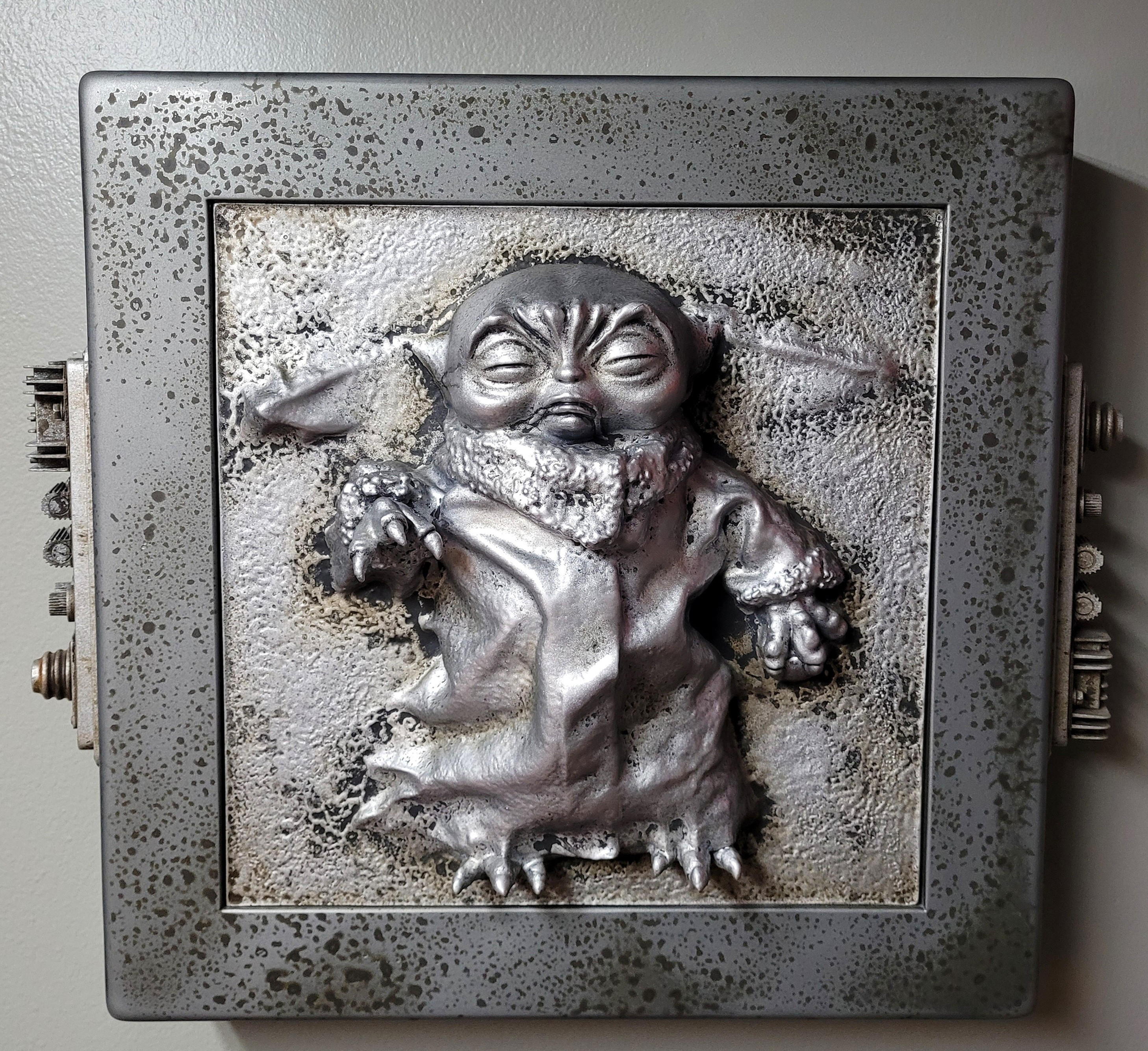 Grogu (Baby Yoda) in Carbonite Prop Replica – Star Wars Collectible