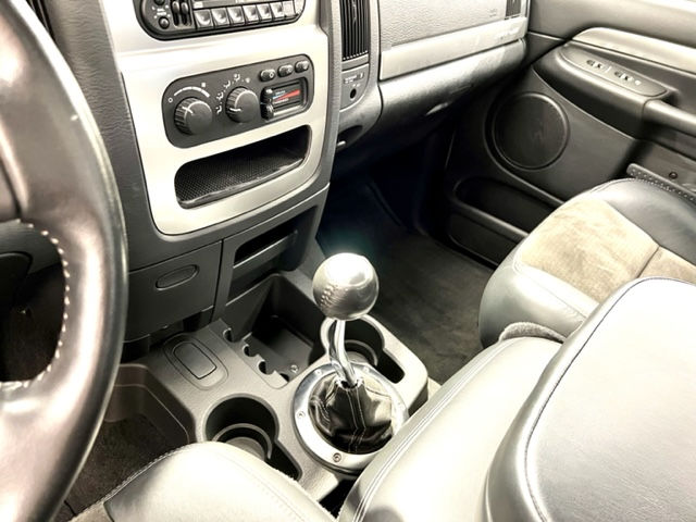 サムネイル： 2006モデル　ダッジラム SRT10 V10 シングルキャブ 6MT