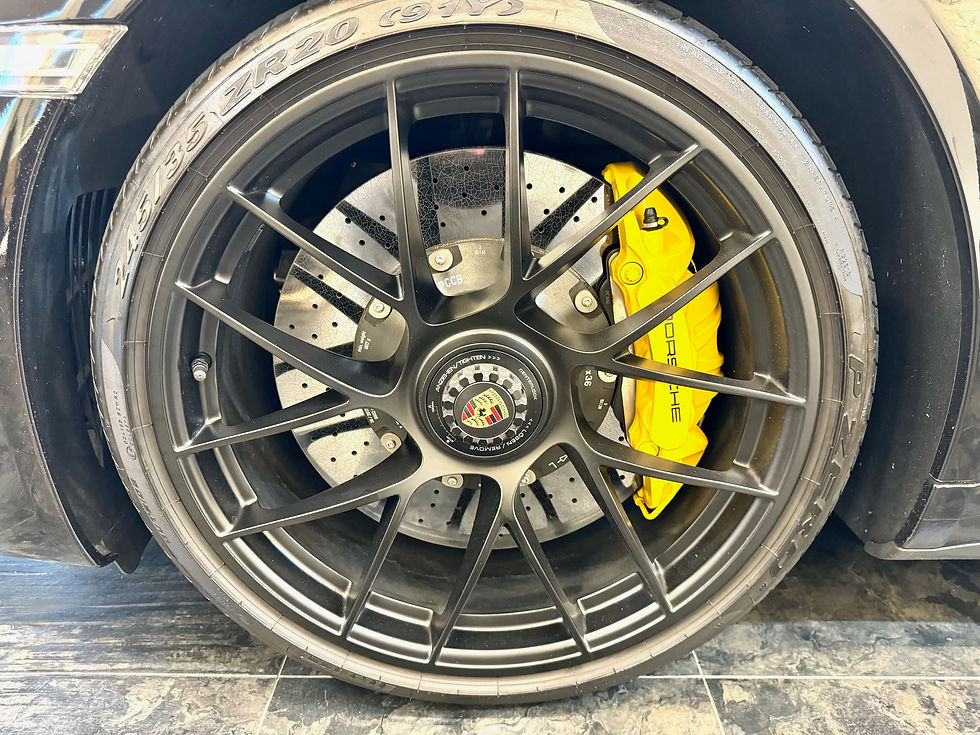 サムネイル： 2017モデル  ポルシェ911タルガ4GTS  ジェットブラック PCCB PDLS Plus付ブラックインナーLEDヘッドライト