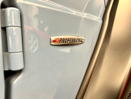 《入庫車両》2017モデル メルセデスベンツG350d プロフェッショナル日本未導入モデル(チャイナブルー)