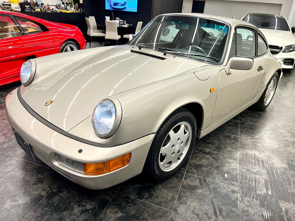 サムネイル： 1990モデル 　ポルシェ911（Type964）カレラ４正規D車マニュアルシフト