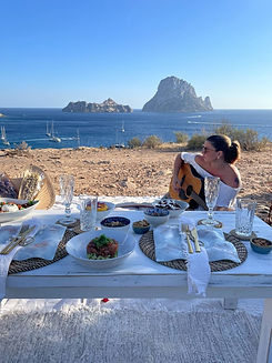 Nell Picnic Singer Engaged Proposal Acoustic Es Vedra