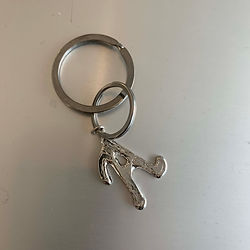 keychain making workshop, zurich workshop, mini sculpture workshop, teambuilding event, wedding gift idea, metal working workshop, what to do in zurich, zurich activity