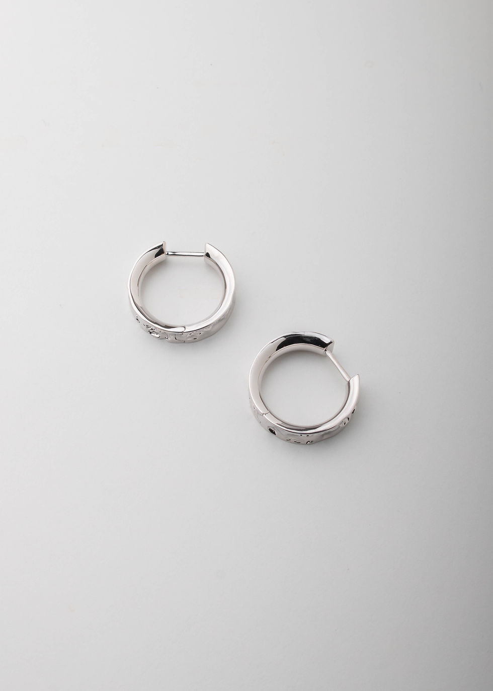Thumbnail: BROKEN EDGE HALF HOOP
